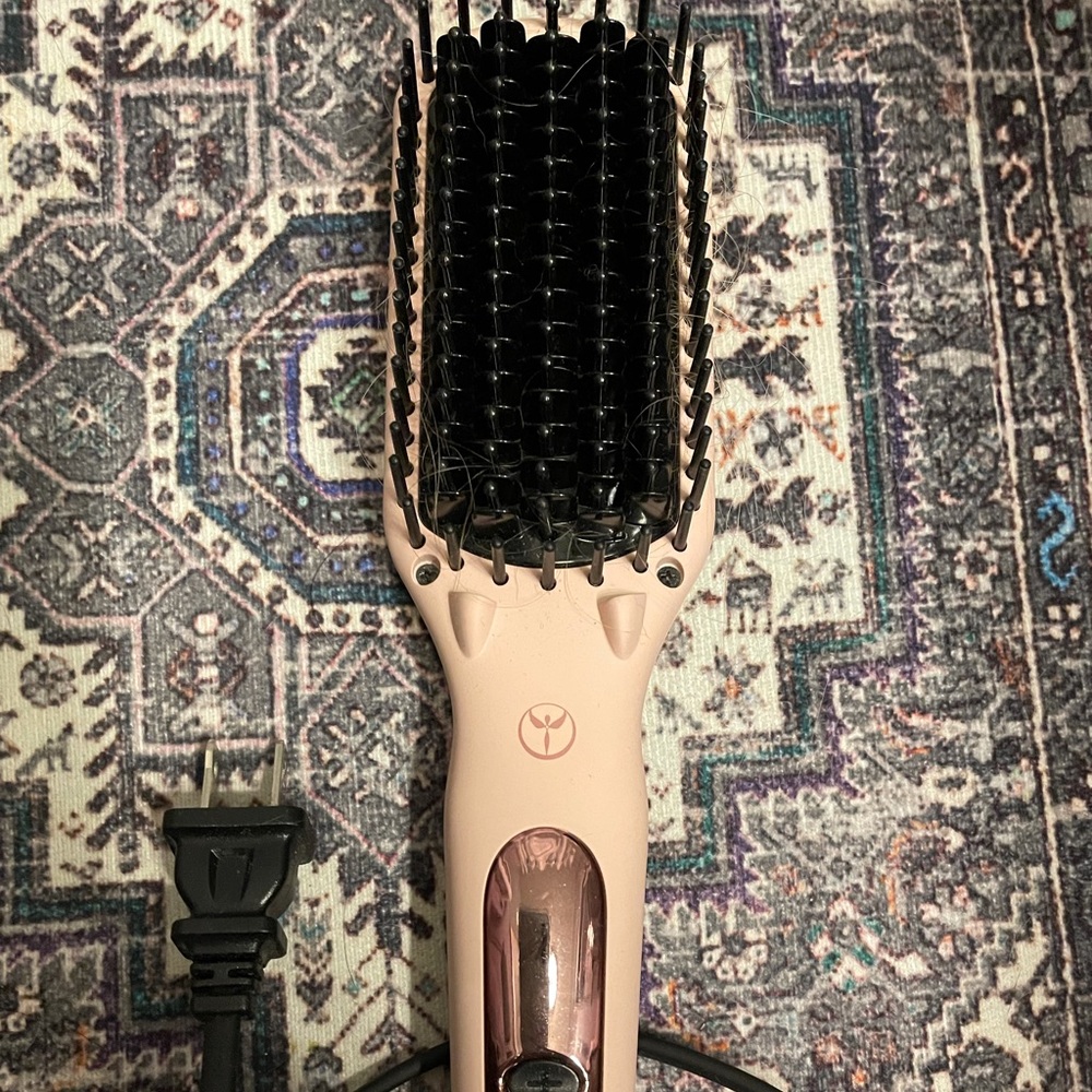 Lange’ Levite Brush in Blush